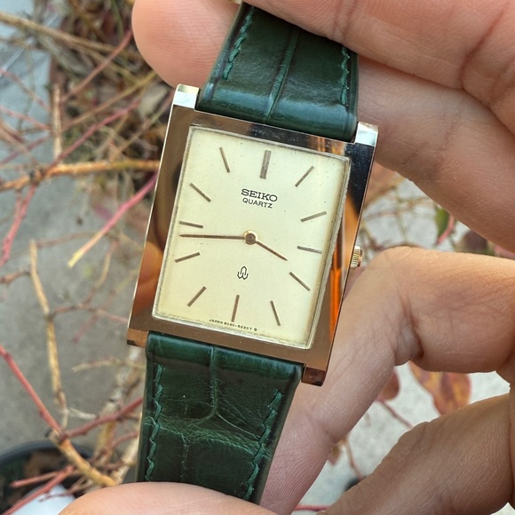 1980 Seiko Quartz Tank Watch
Ref. No. 6020-5290
GHA Case - Picture 2 of 10